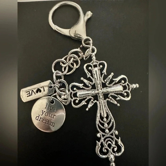 4 piece Butterfly and 5 cross keychains Lot - Picture 4 of 7